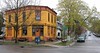 街景 : Yellow House on Miller Street
